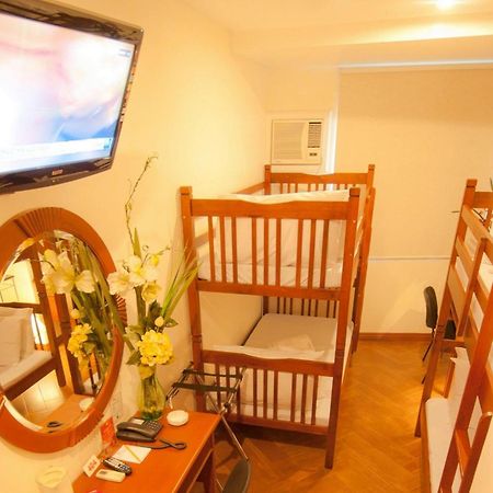 Townhouse Oak Metro Manila Near Osmena Highway Pnr Pasay Formerly Avitel Hotel Makati City Екстер'єр фото