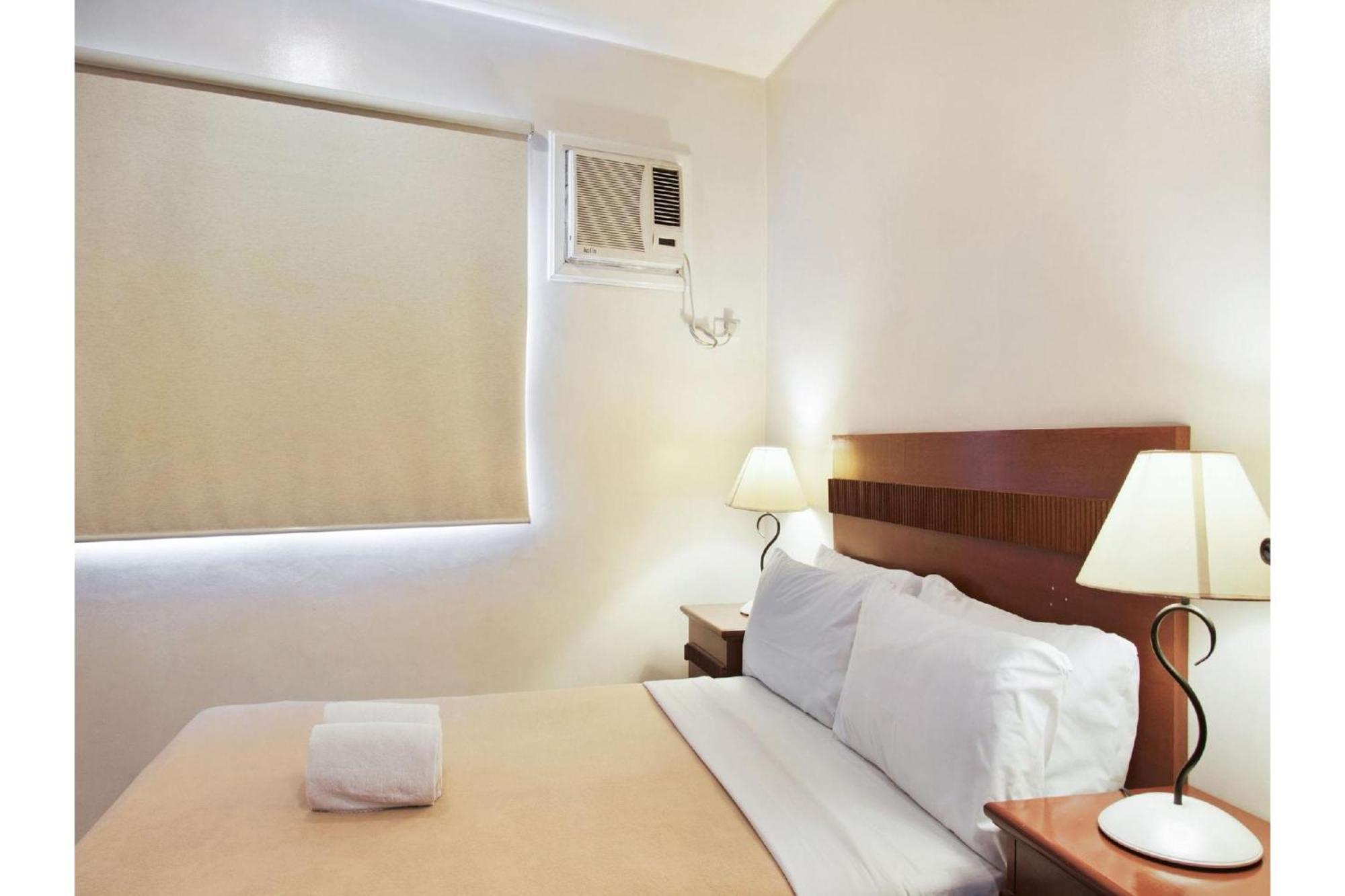 Townhouse Oak Avitel Hotel Near Osmena Highway, Pnr Pasay Station, Metro Manila Makati City Екстер'єр фото