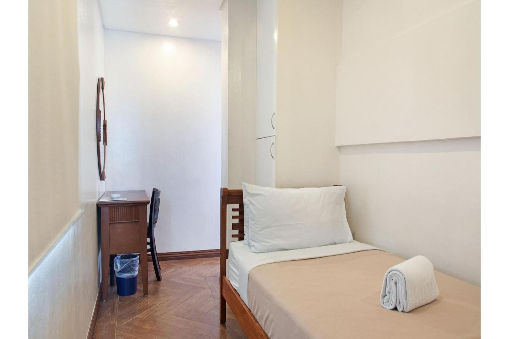 Townhouse Oak Avitel Hotel Near Osmena Highway, Pnr Pasay Station, Metro Manila Makati City Екстер'єр фото