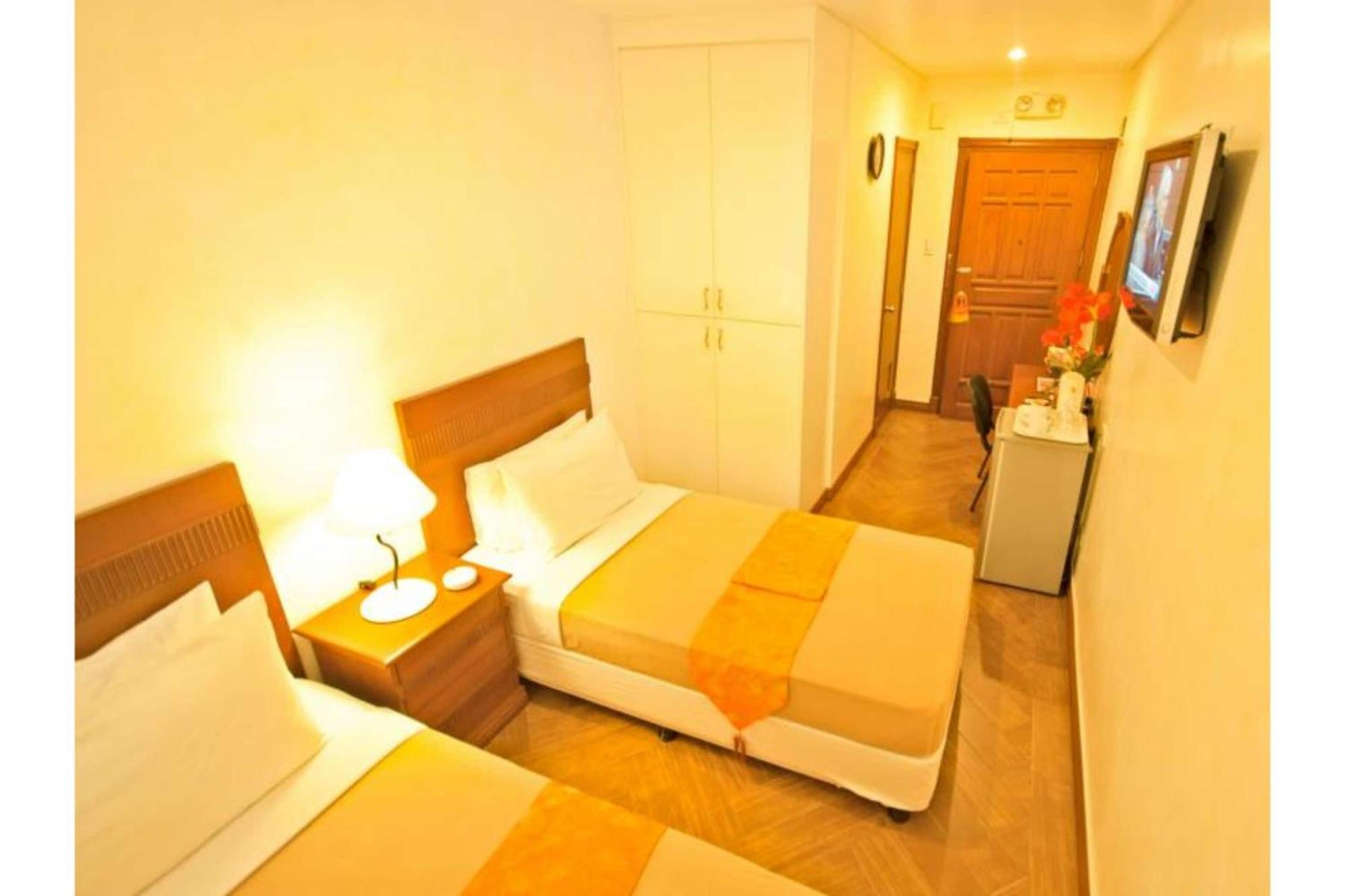 Townhouse Oak Avitel Hotel Near Osmena Highway, Pnr Pasay Station, Metro Manila Makati City Екстер'єр фото