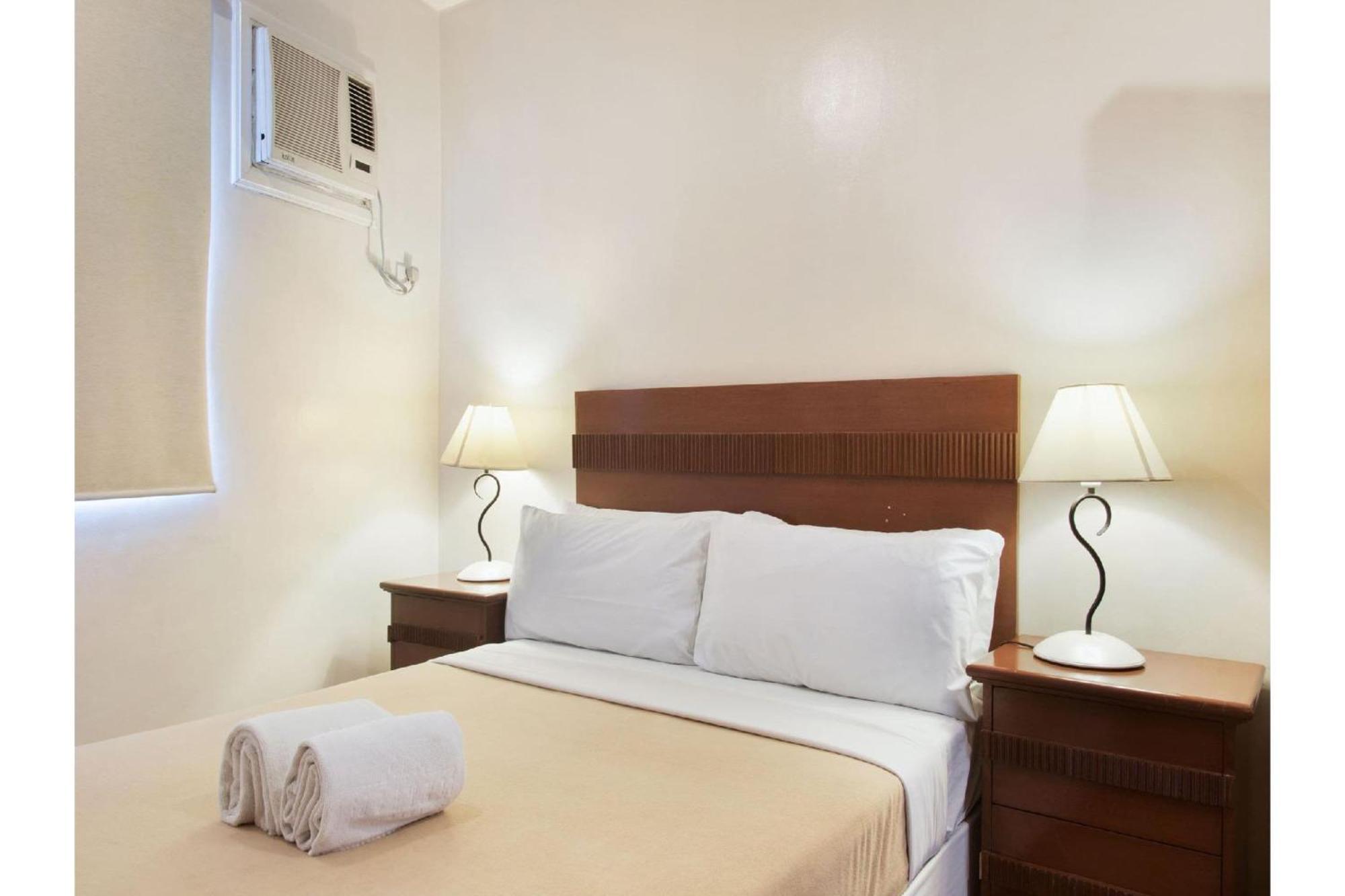 Townhouse Oak Avitel Hotel Near Osmena Highway, Pnr Pasay Station, Metro Manila Makati City Екстер'єр фото