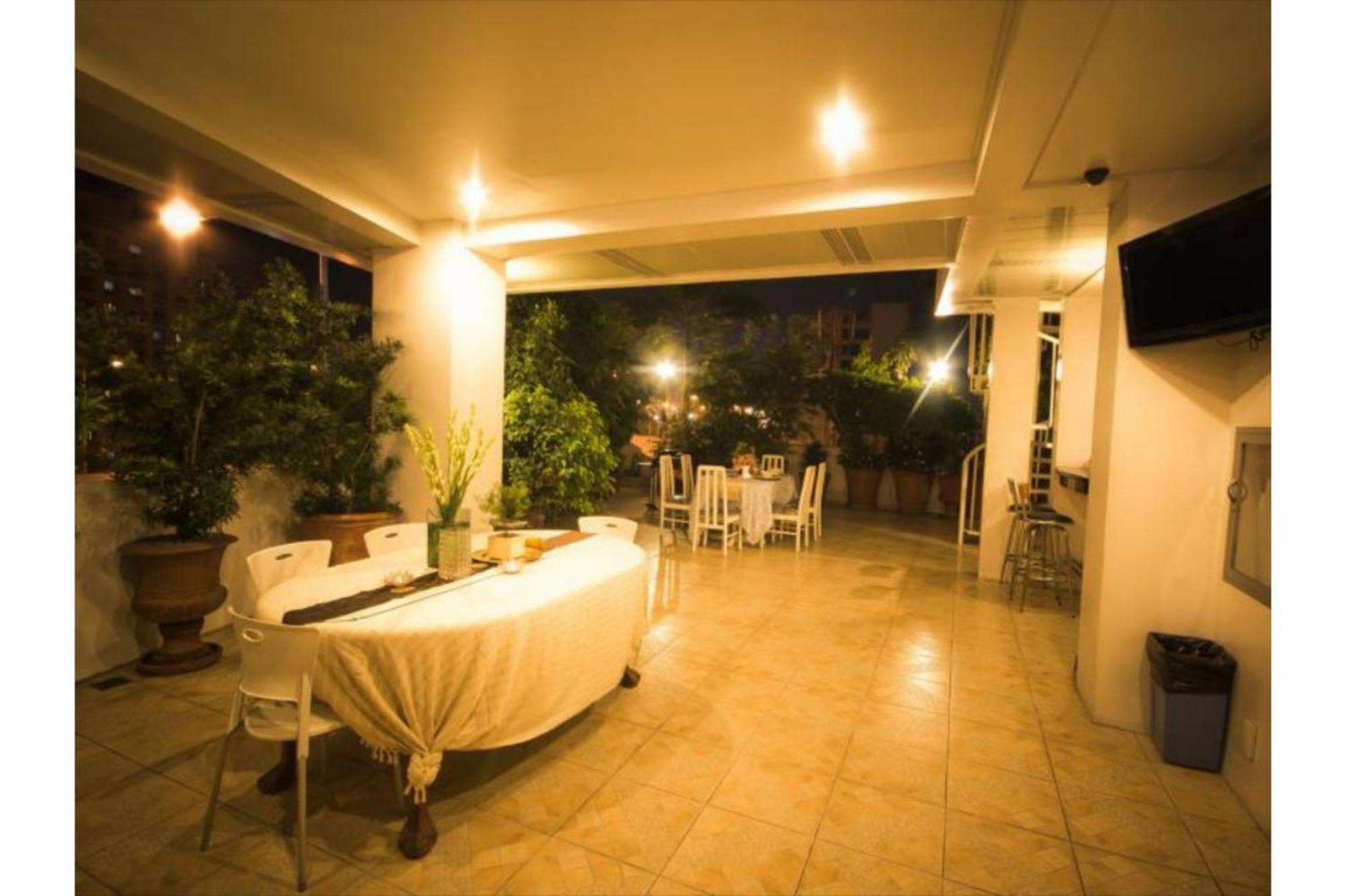 Townhouse Oak Metro Manila Near Osmena Highway Pnr Pasay Formerly Avitel Hotel Makati City Екстер'єр фото